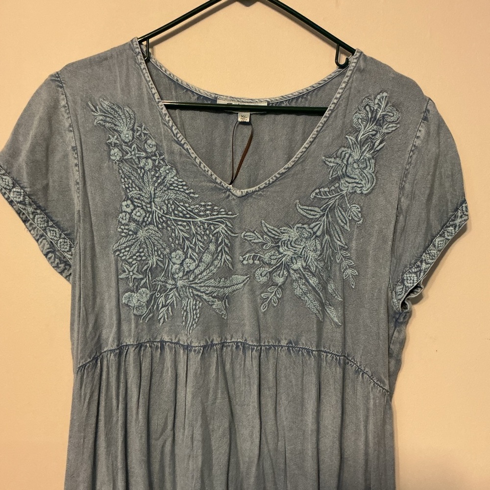 Solitaire Embroidered Dress - Picture 2 of 8